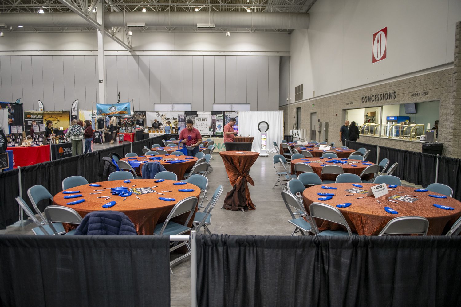 COVA25 WINEFEST 850_2450_lr