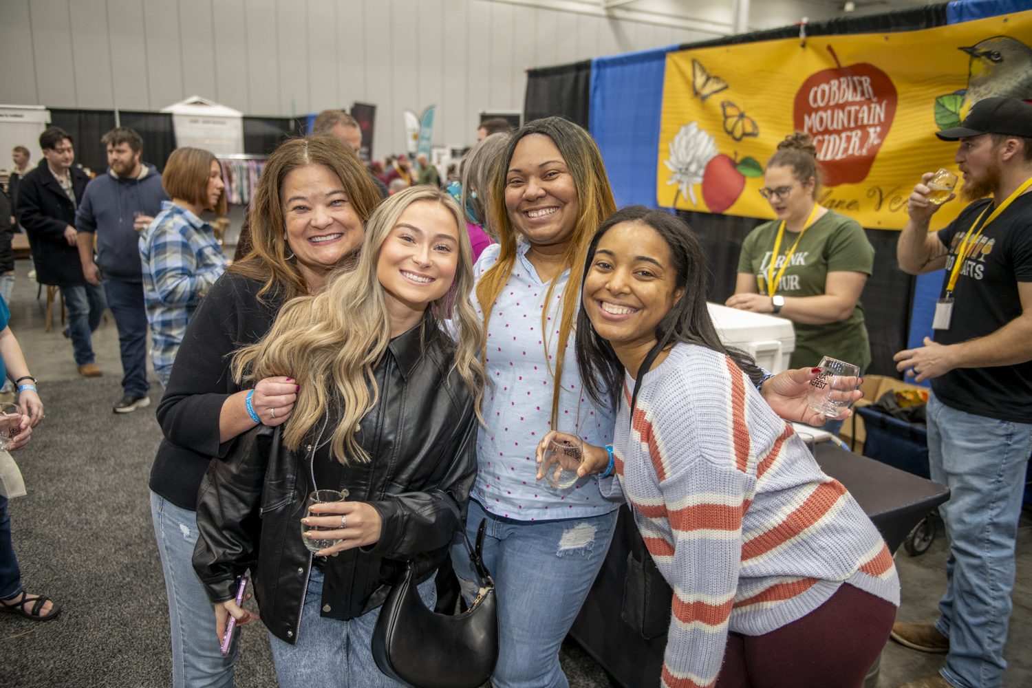 COVA25 WINEFEST 850_2958_lr